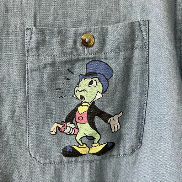 Disney Parks x Junk Food Pinocchio Jiminy Cricket Geppetto Chambray Camp Shirt M - Picture 6 of 16